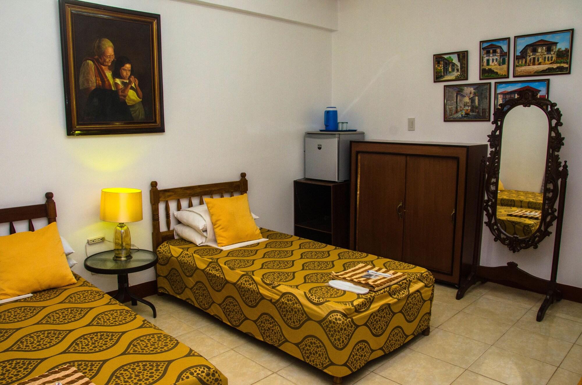 Lola Itang Pension House Tiniguiban Exteriér fotografie