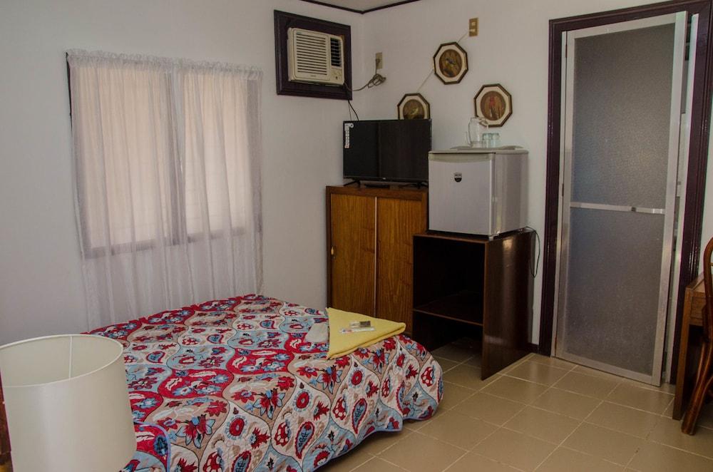 Lola Itang Pension House Tiniguiban Exteriér fotografie