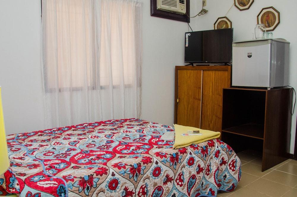 Lola Itang Pension House Tiniguiban Exteriér fotografie
