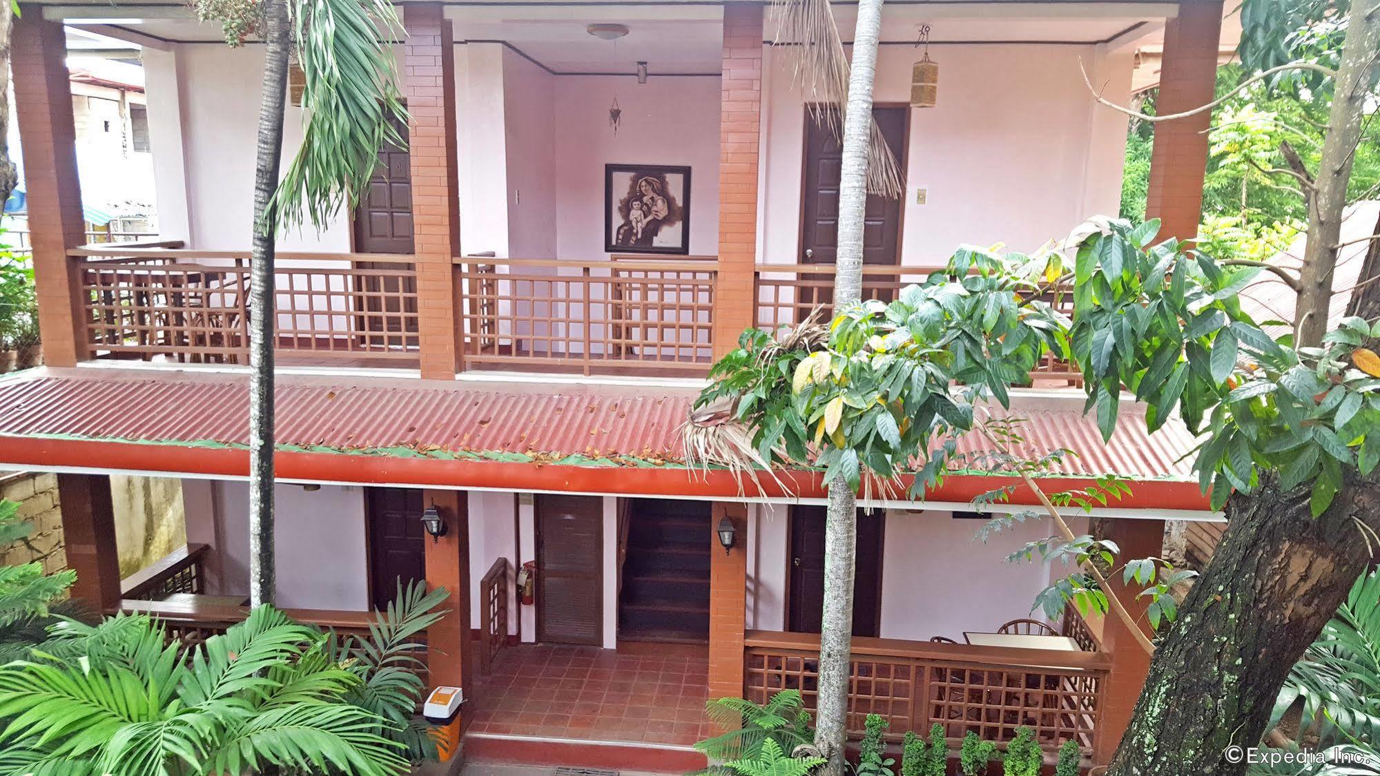 Lola Itang Pension House Tiniguiban Exteriér fotografie