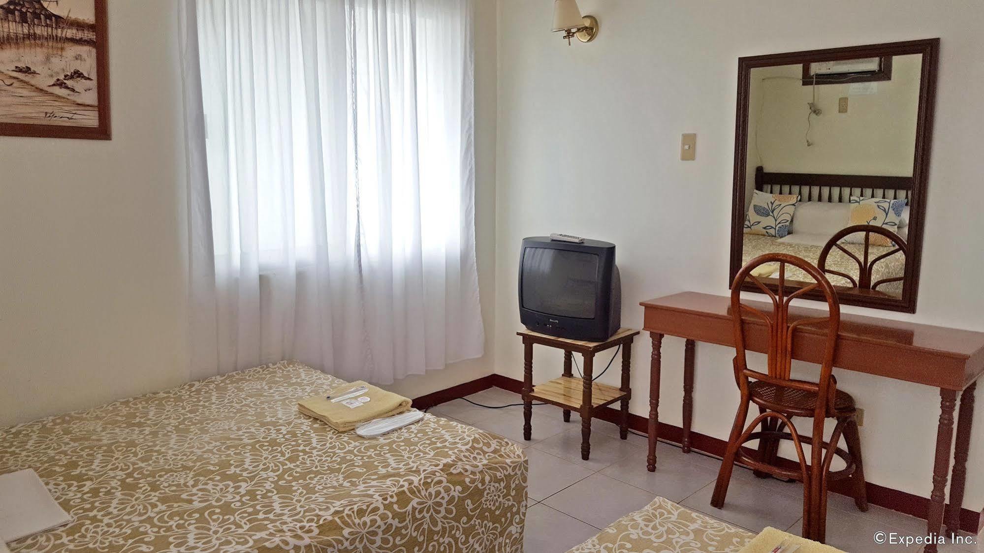 Lola Itang Pension House Tiniguiban Exteriér fotografie