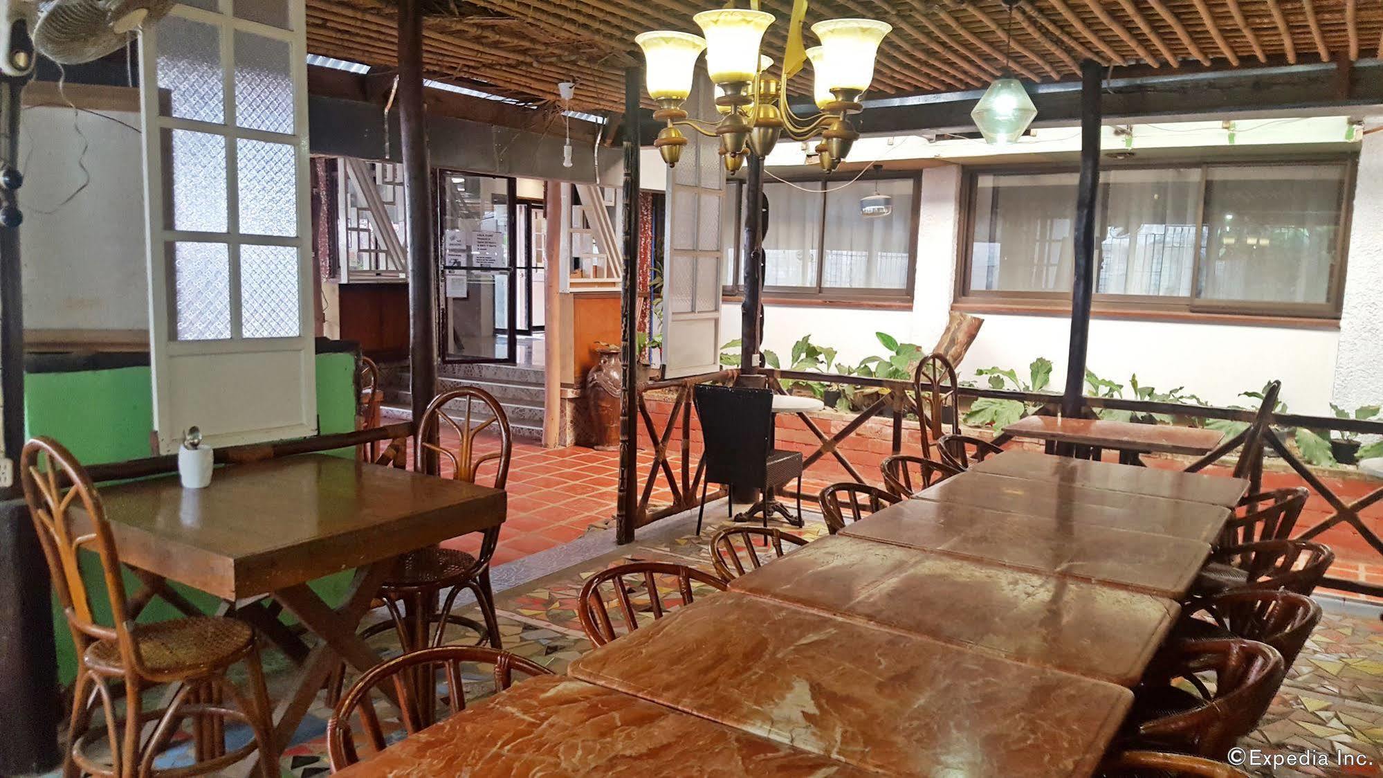 Lola Itang Pension House Tiniguiban Exteriér fotografie