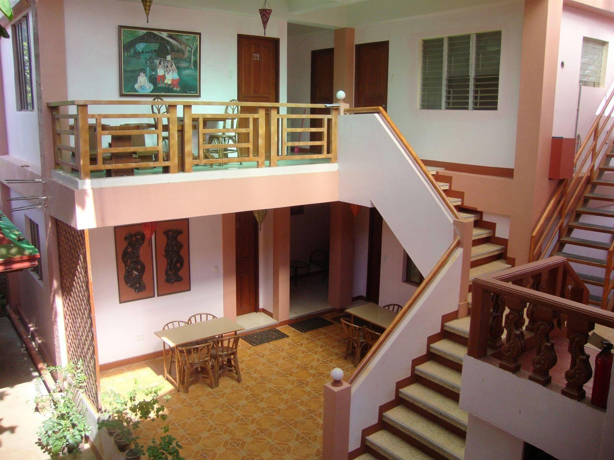 Lola Itang Pension House Tiniguiban Exteriér fotografie