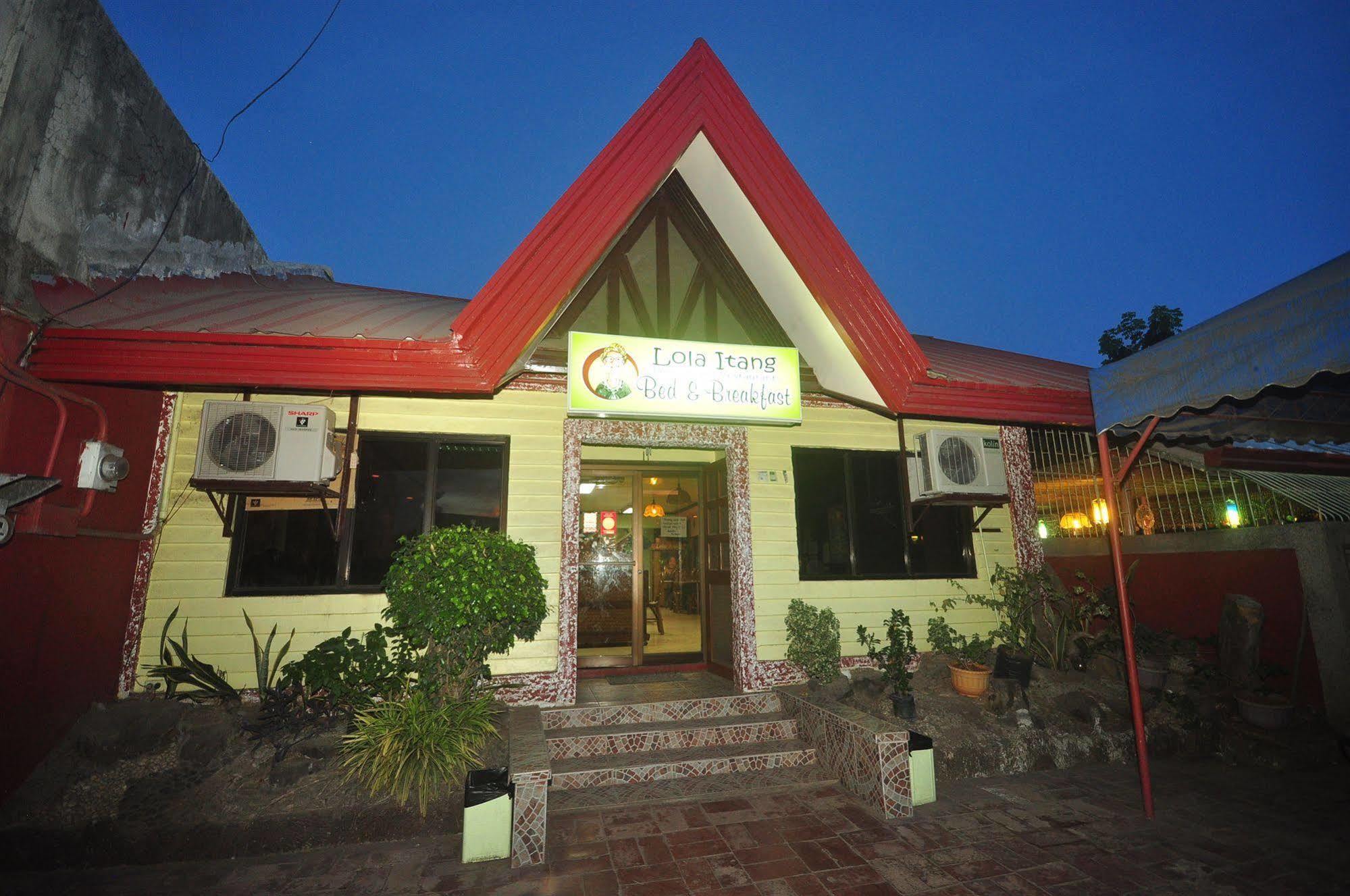 Lola Itang Pension House Tiniguiban Exteriér fotografie