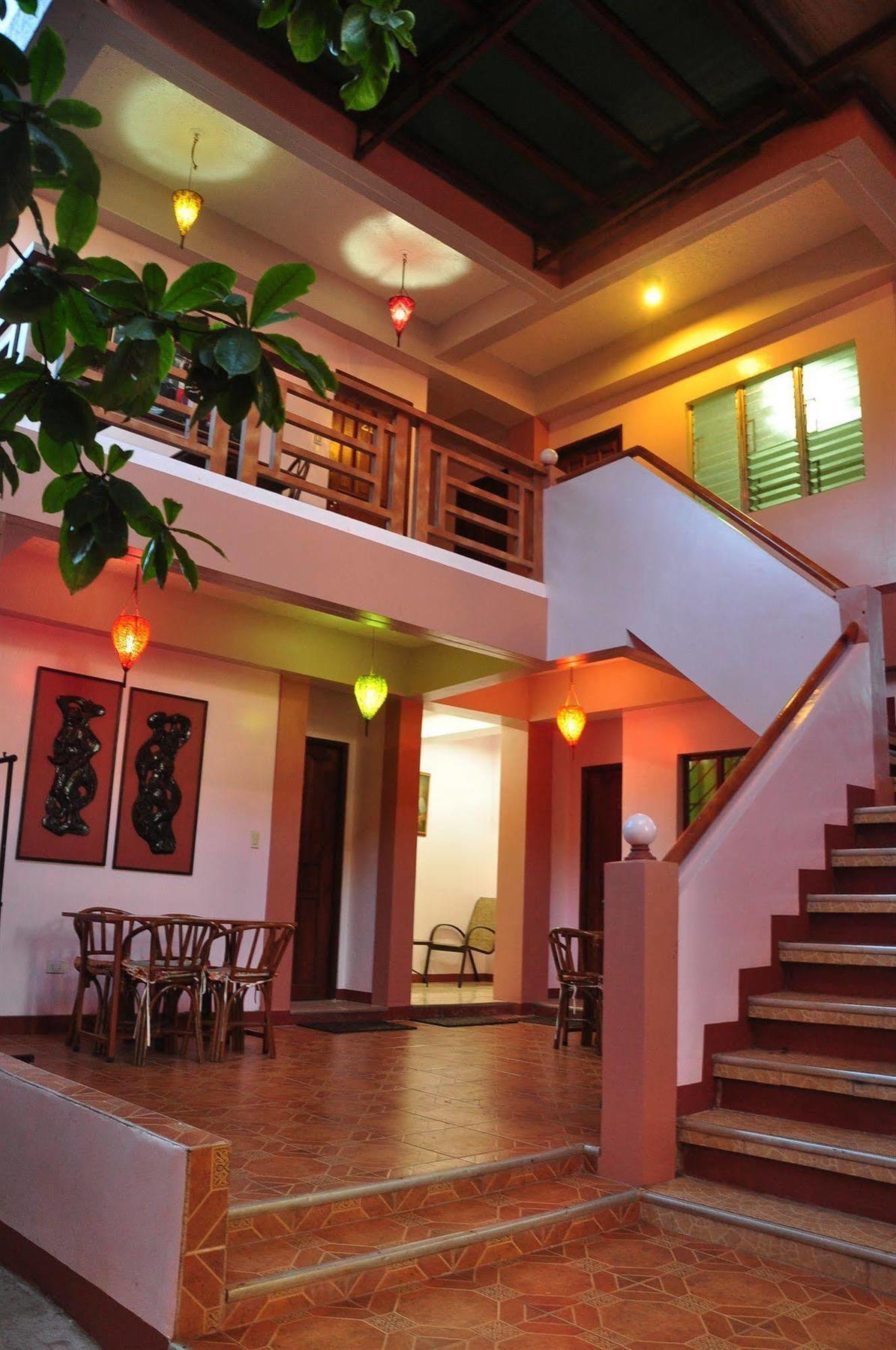 Lola Itang Pension House Tiniguiban Exteriér fotografie
