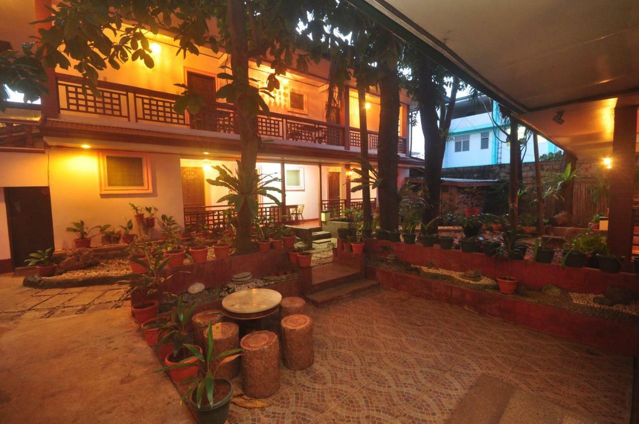 Lola Itang Pension House Tiniguiban Exteriér fotografie