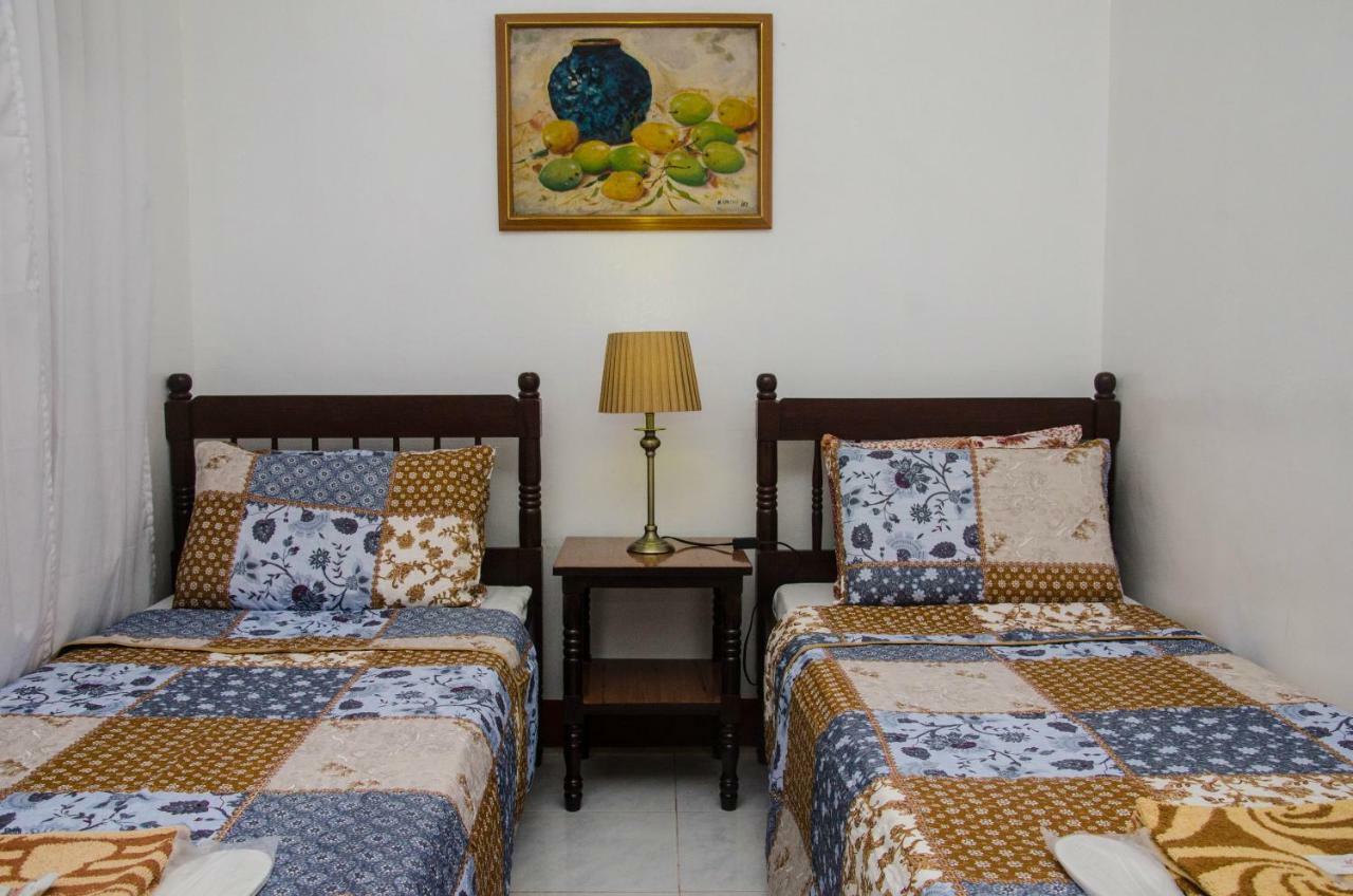 Lola Itang Pension House Tiniguiban Exteriér fotografie