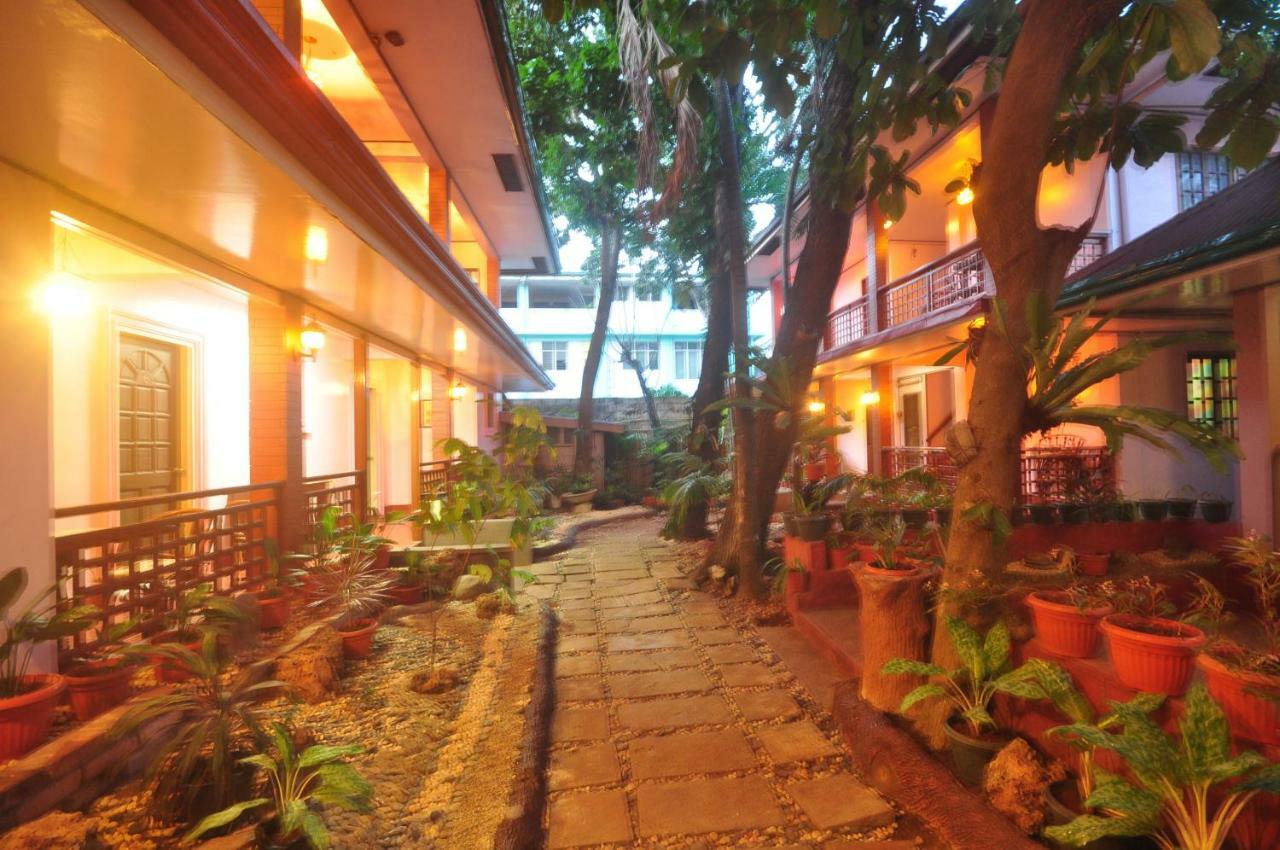 Lola Itang Pension House Tiniguiban Exteriér fotografie